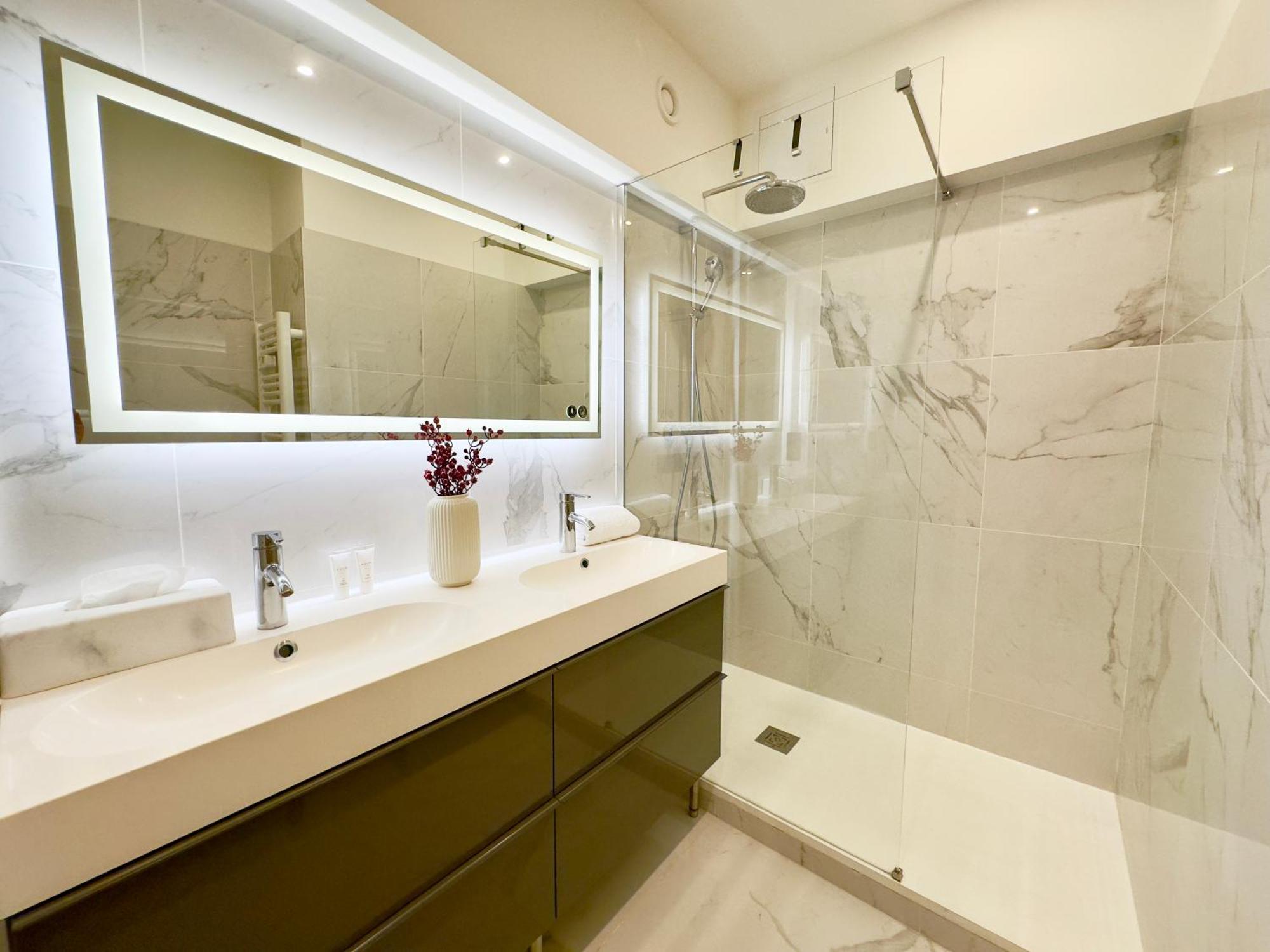 Luxueux 3 Pieces 80M2 - 2Ch - 2 Sdb - 1Mn Beach Croisette Cannes Ngoại thất bức ảnh